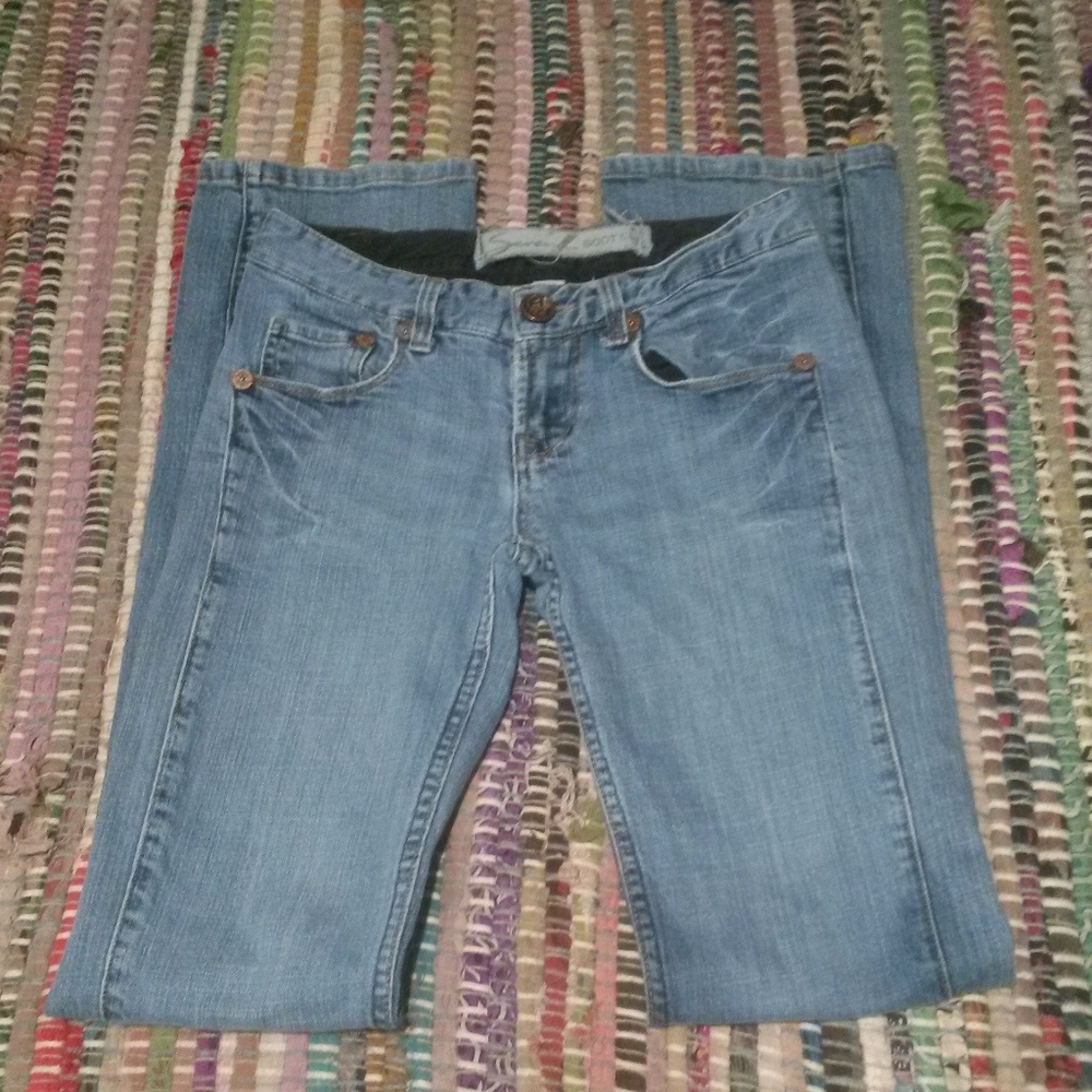 Seven7 Distressed Boot Cut Jeans Light Wash Size 26 EUC
